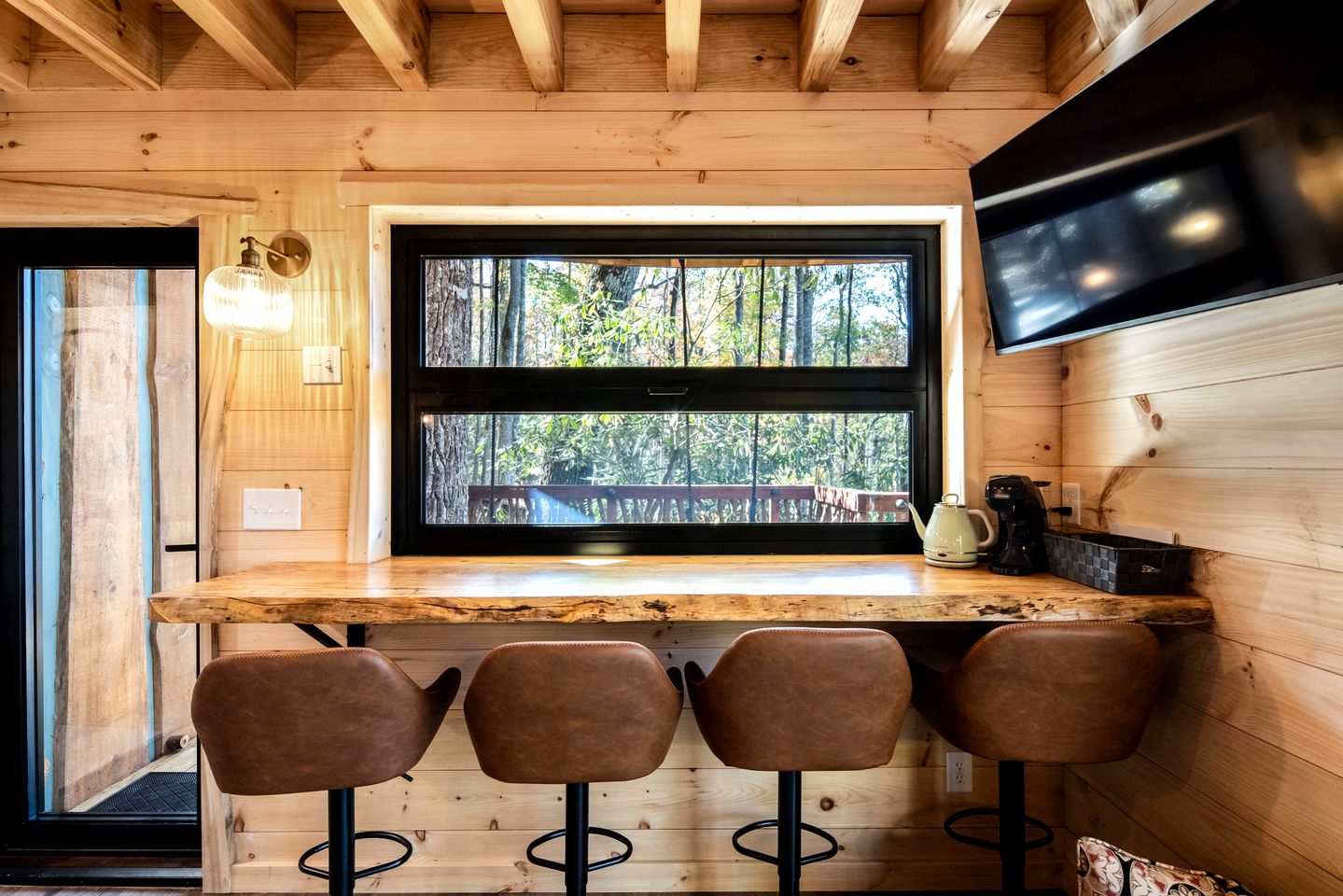 Luxury Woodland Treehouse with Fire Pit & Mountain Views Near Highlands, NC