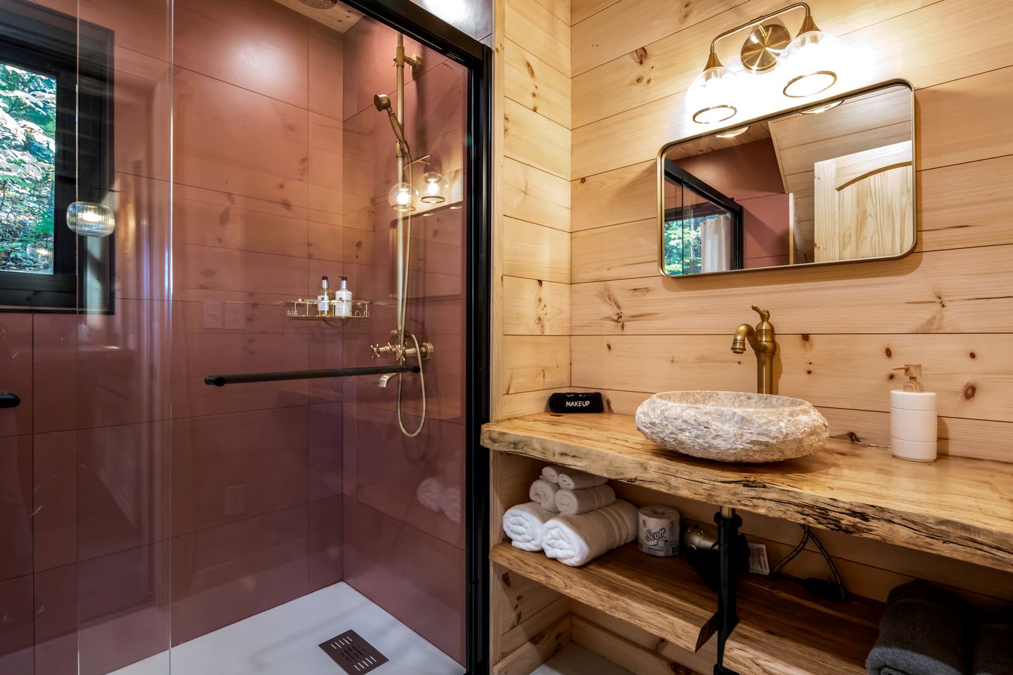 Luxury Woodland Treehouse with Fire Pit & Mountain Views Near Highlands, NC