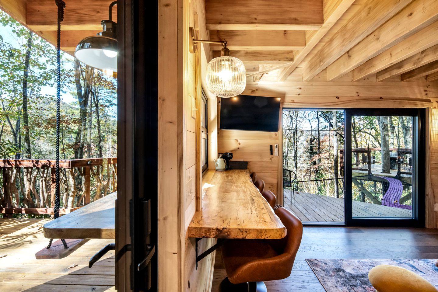 Luxury Woodland Treehouse with Fire Pit & Mountain Views Near Highlands, NC