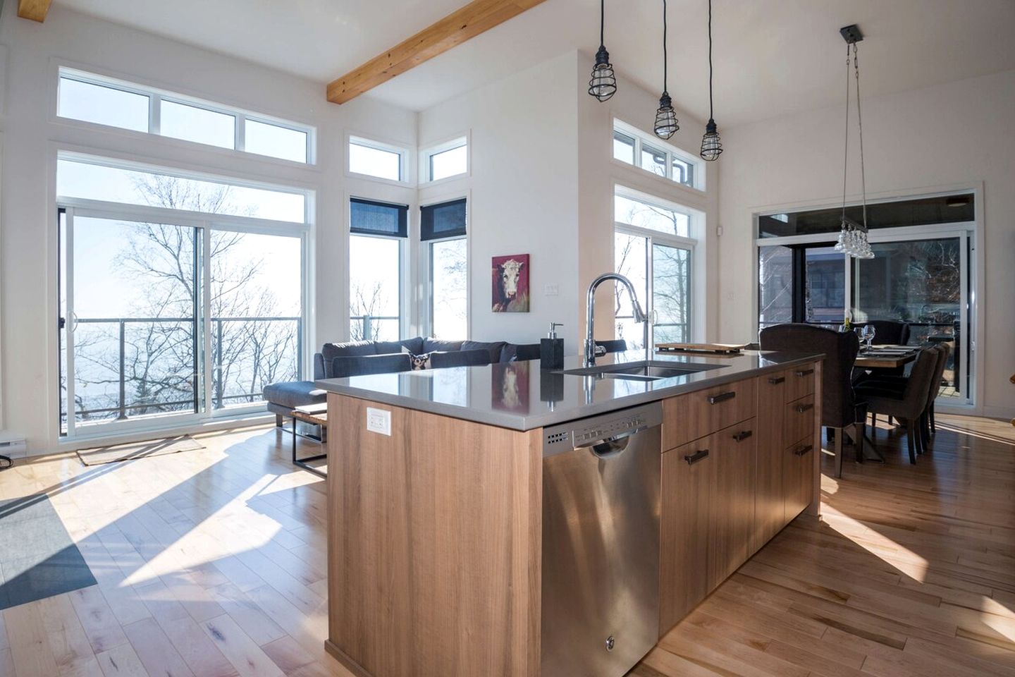 Outstanding Contemporary Mountain Getaway with Hot Tub near Hiking Trails in Charlevoix, Quebec