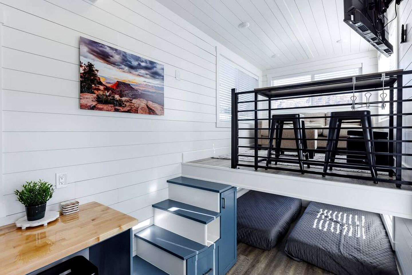 Enchanting Tiny House Perfect for Four in Apple Valley, Utah