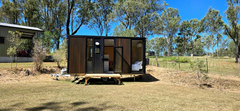 Tiny Houses (Australia, --, --)