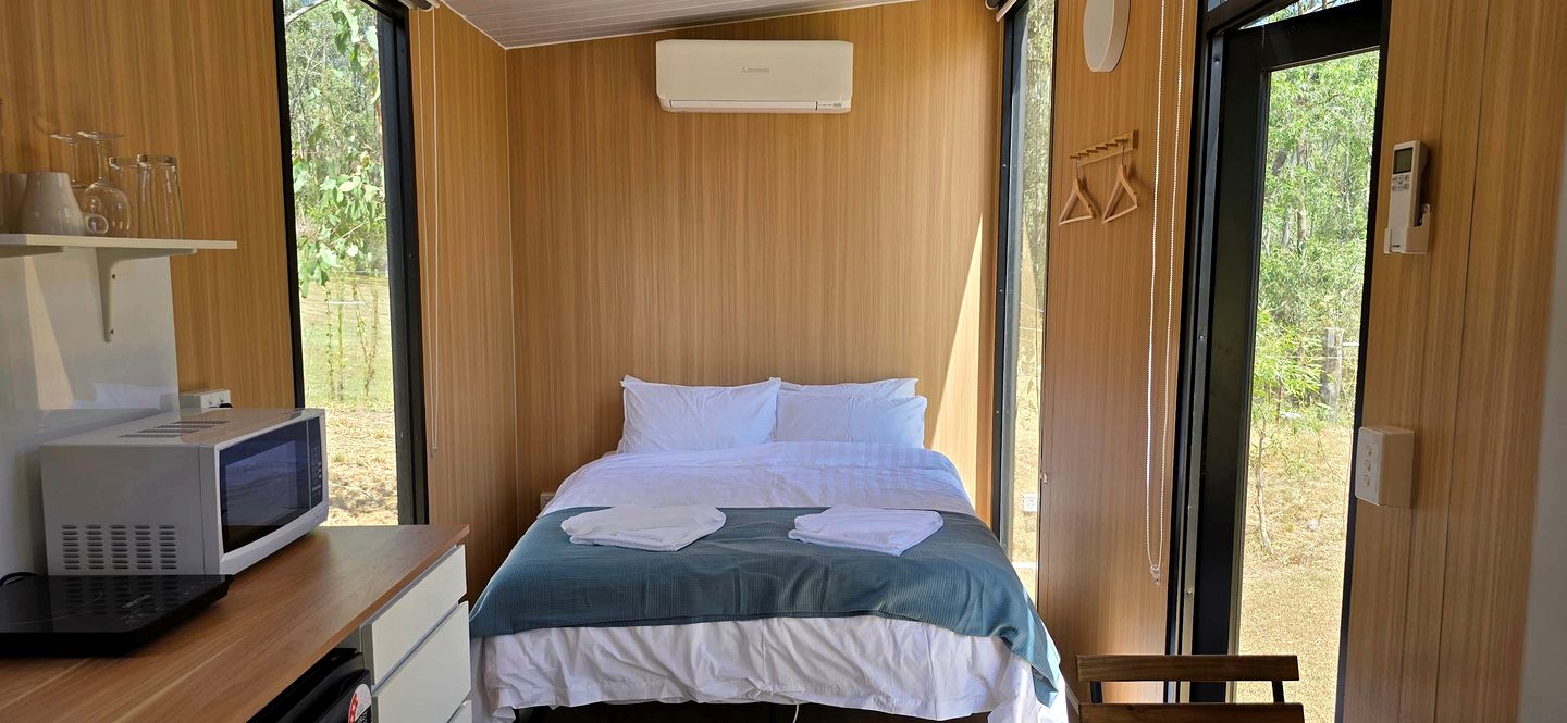 Cute Tiny House for a Delightful Relaxing Farm Stay Surrounded by Nature in Mundoolun, Queensland