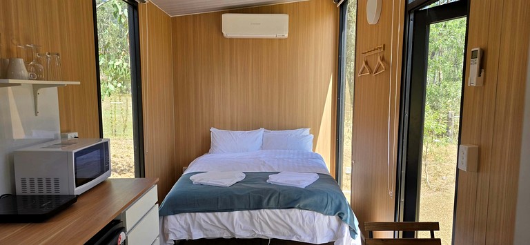 Tiny Houses (Australia, --, --)