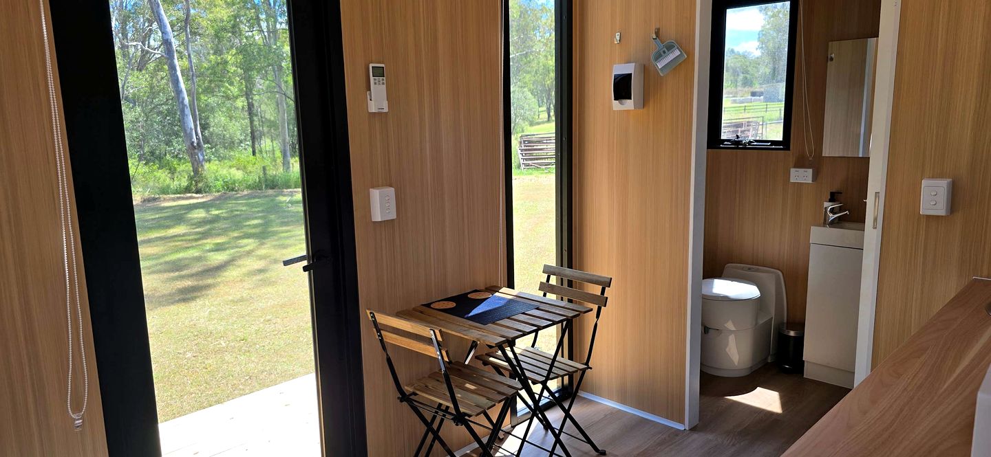 Cute Tiny House for a Delightful Relaxing Farm Stay Surrounded by Nature in Mundoolun, Queensland