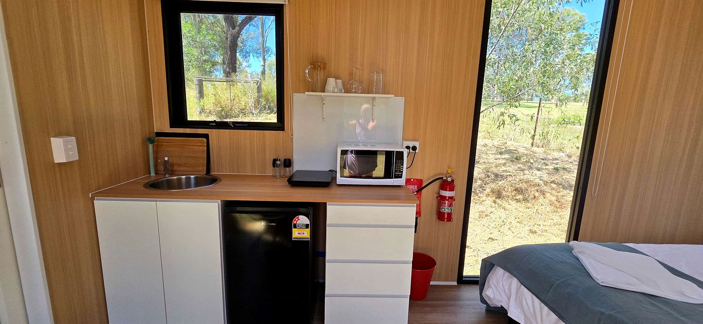 Cute Tiny House for a Delightful Relaxing Farm Stay Surrounded by Nature in Mundoolun, Queensland