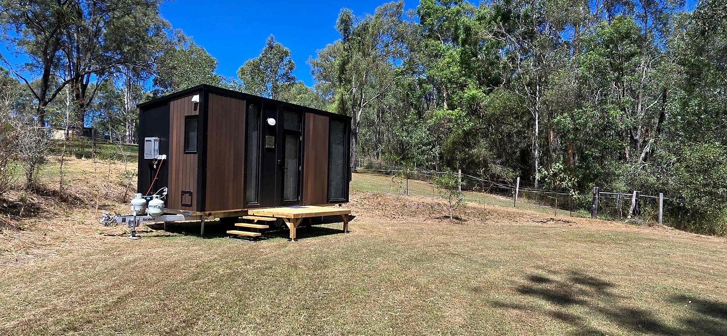 Cute Tiny House for a Delightful Relaxing Farm Stay Surrounded by Nature in Mundoolun, Queensland
