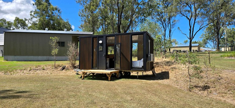 Tiny Houses (Australia, --, --)
