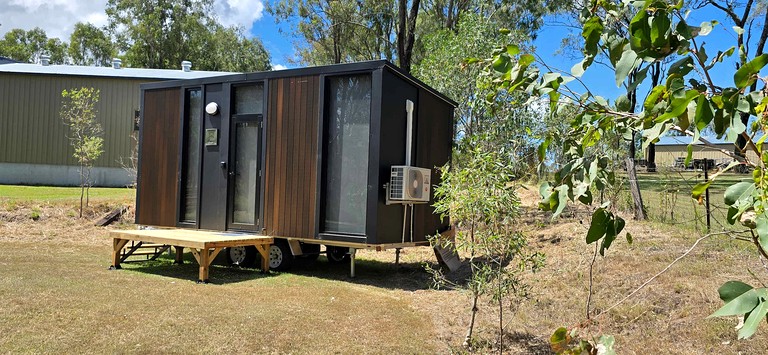 Tiny Houses (Australia, --, --)