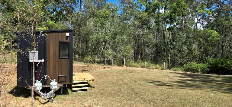 Tiny Houses (Australia, --, --)