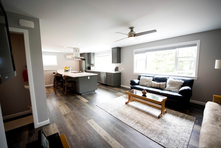 Cabins (United States of America, Topsham, Maine)