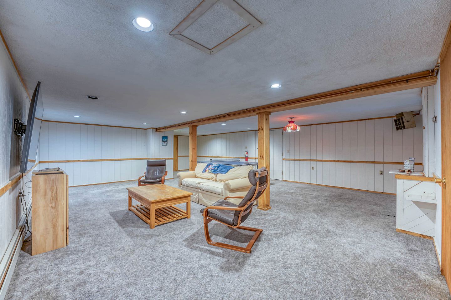 Charming Cabin with Games Room in North Woodstock, New Hampshire, Ideal for Relaxing Getaways in Nature