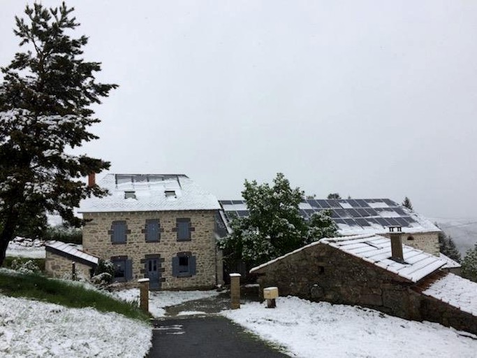 Nature Lodges (Chastel, Auvergne-Rhône-Alpes, France)