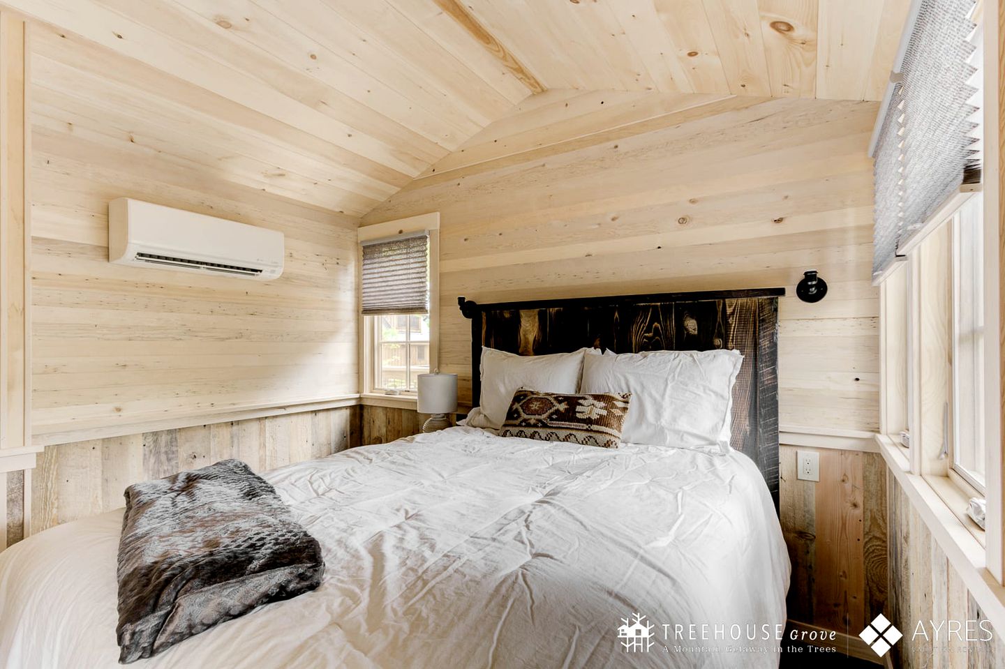 Stunning Tree House with Hot-tub in Gatlinburg, Tennessee