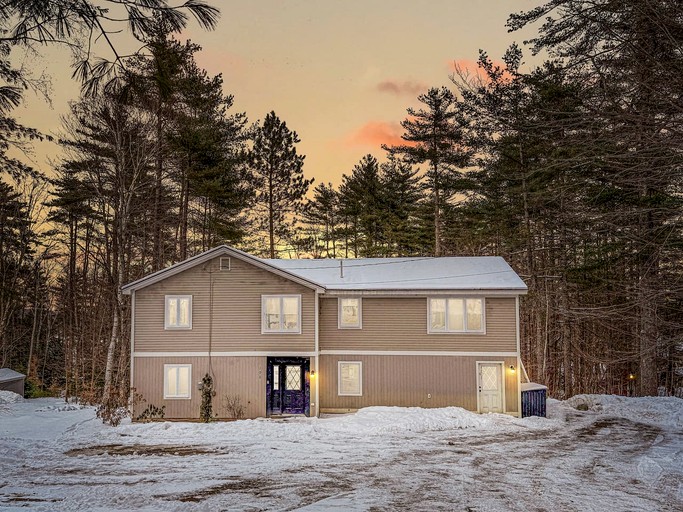 Cozy Vacation Rental near Pleasant Mountain in Bridgton, Maine