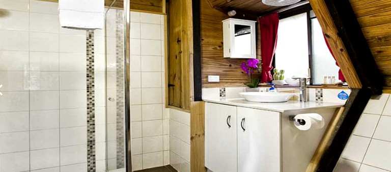 Log Cabins (Springbrook, Queensland, Australia)