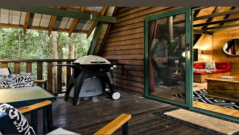 Log Cabins (Springbrook, Queensland, Australia)