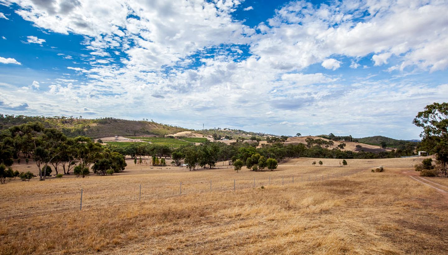 Luxury Cottage Rentals with Stunning Views in the Clare Valley, South Australia