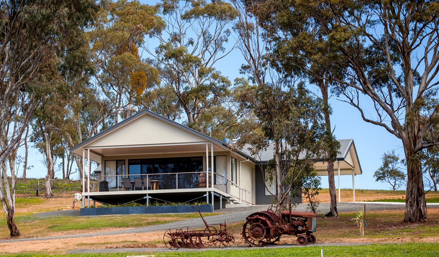 Luxury Cottage Rentals with Stunning Views in the Clare Valley, South Australia