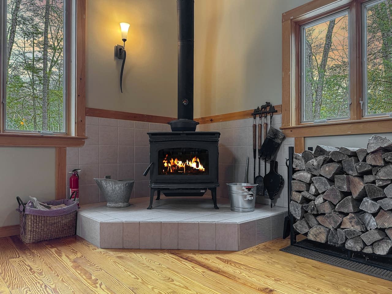 Luxury Treetop Mountain Cabin with Private Hot Tub, Infrared Sauna & Game Room Near Pleasant Mountain, Bridgton, Maine