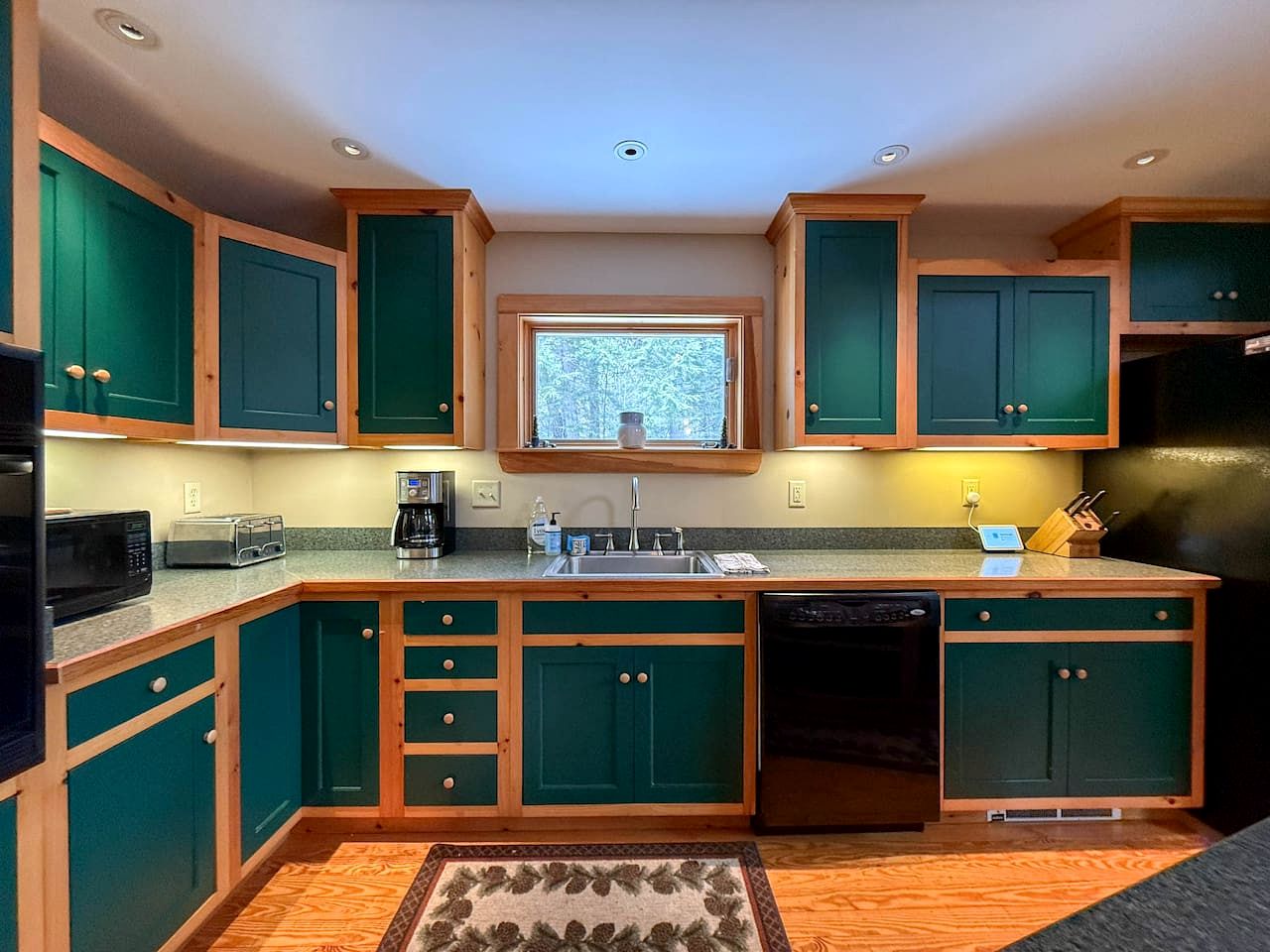 Luxury Treetop Mountain Cabin with Private Hot Tub, Infrared Sauna & Game Room Near Pleasant Mountain, Bridgton, Maine