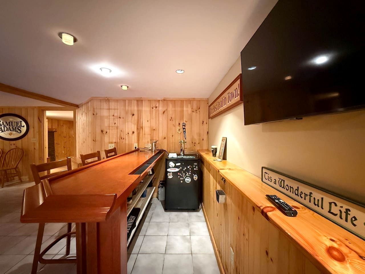 Luxury Treetop Mountain Cabin with Private Hot Tub, Infrared Sauna & Game Room Near Pleasant Mountain, Bridgton, Maine