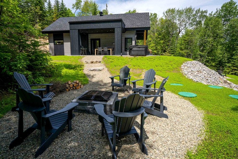 Cabins (Canada, Baie Saint Paul, Quebec)