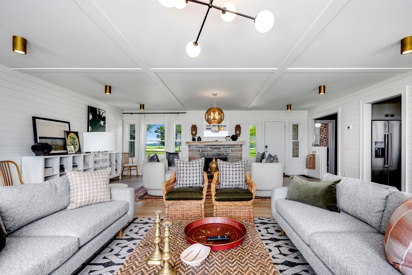 Spectacular Beach House with Gorgeous Sights in Kingsville, Ontario