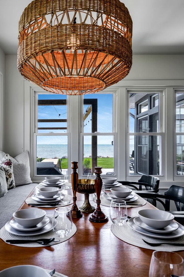 Spectacular Beach House with Gorgeous Sights in Kingsville, Ontario