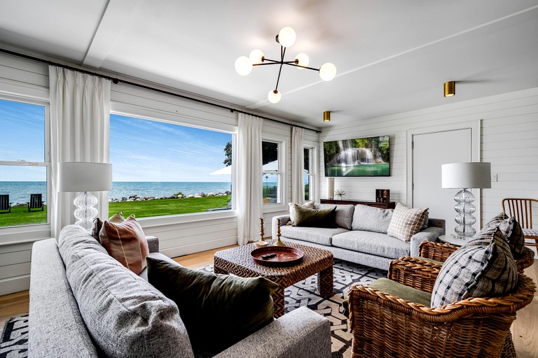 Beach Houses (Canada, Kingsville, Ontario)