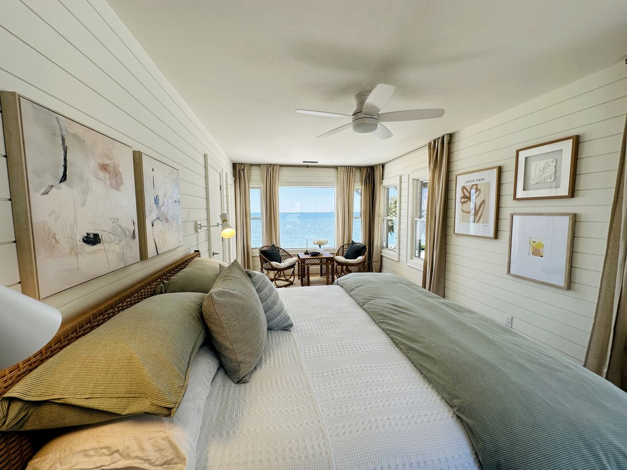 Spectacular Beach House with Gorgeous Sights in Kingsville, Ontario