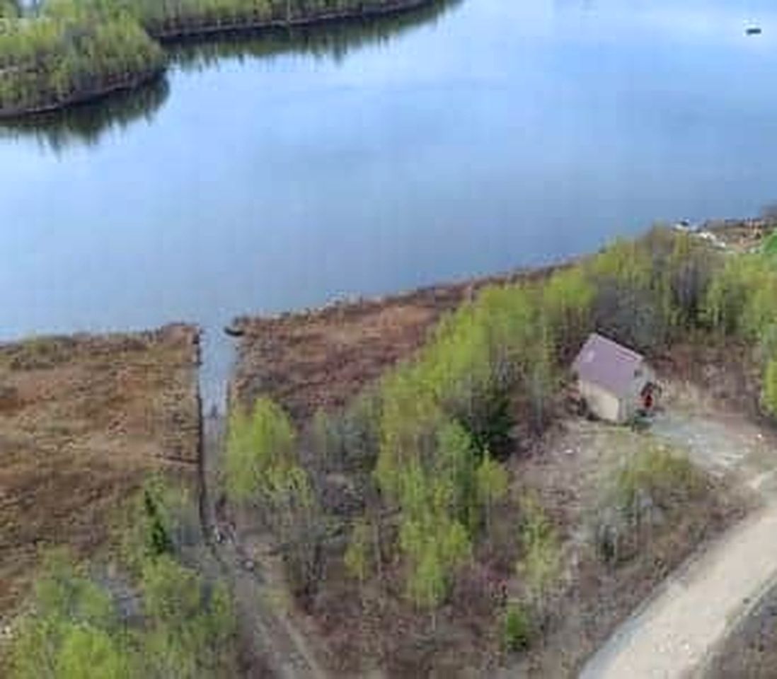 Cozy Lakeside Cabin for Fishing and Sunsets near Willow Lake in Houston, Alaska