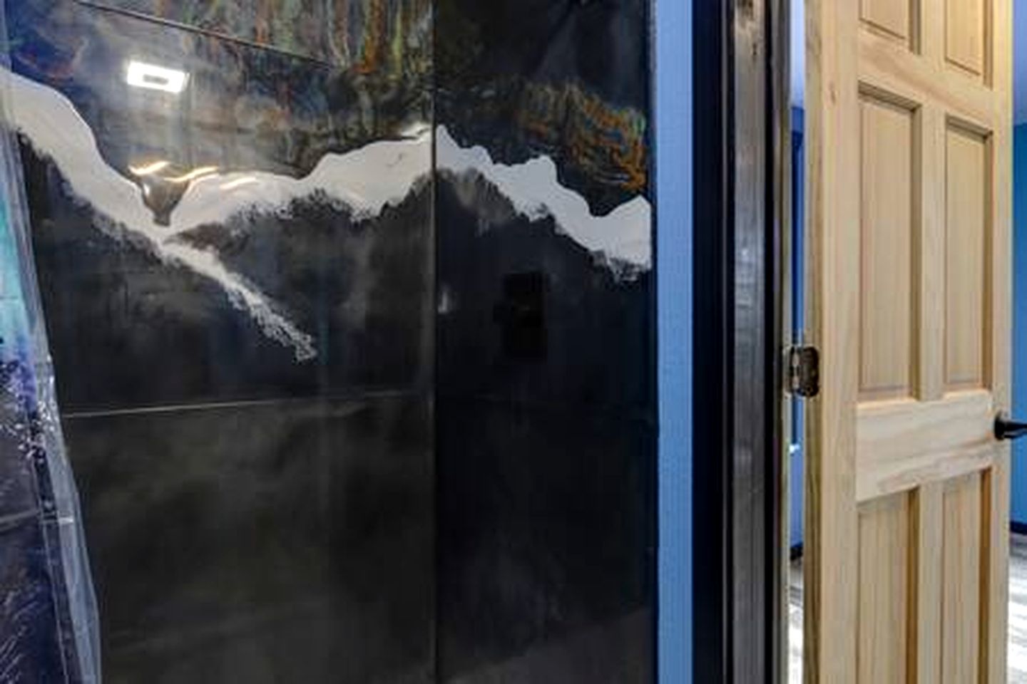 Cozy Lakeside Cabin for Fishing and Sunsets near Willow Lake in Houston, Alaska