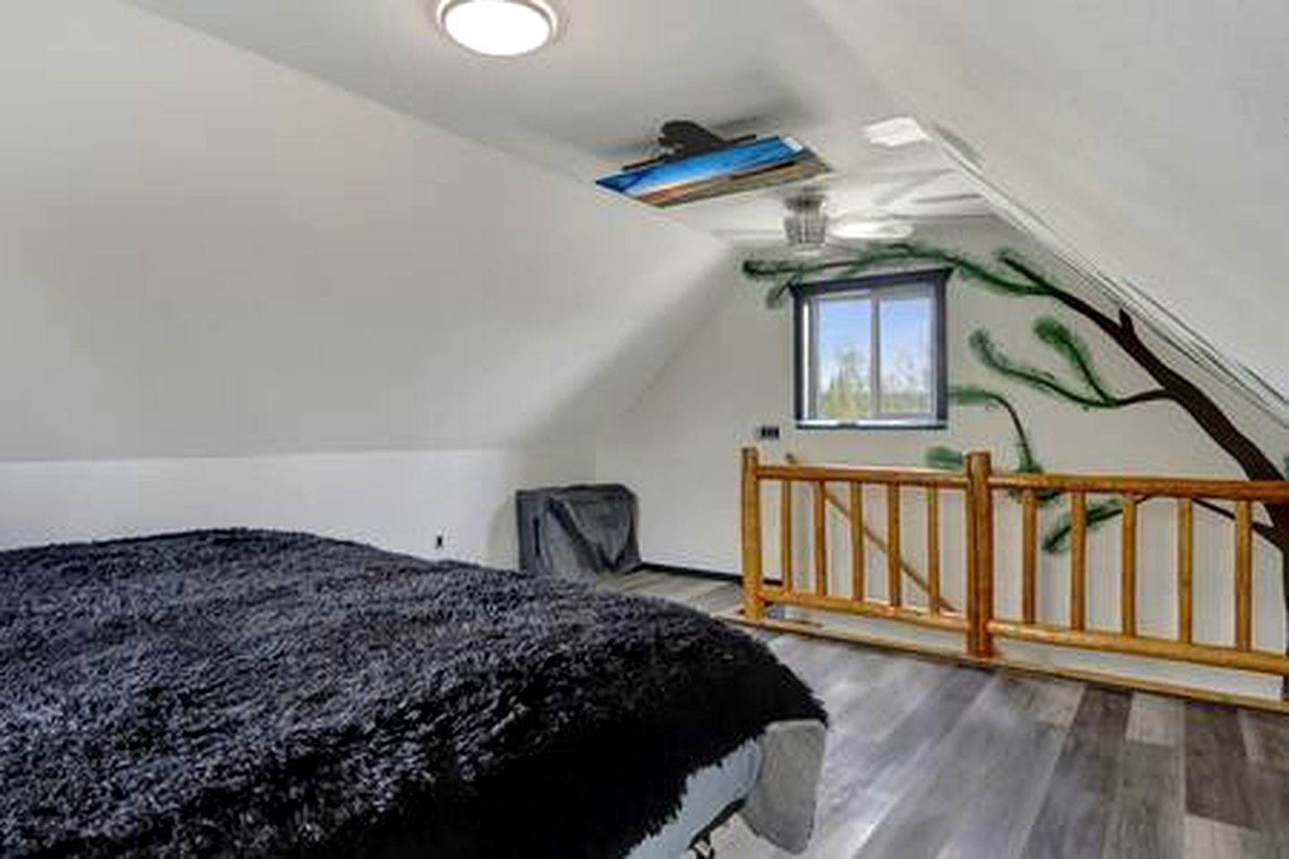 Cozy Lakeside Cabin for Fishing and Sunsets near Willow Lake in Houston, Alaska