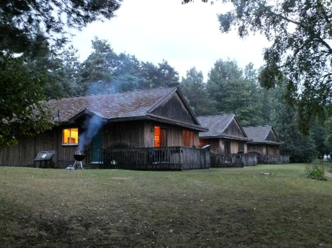 Cabins (Sundridge, Ontario, Canada)