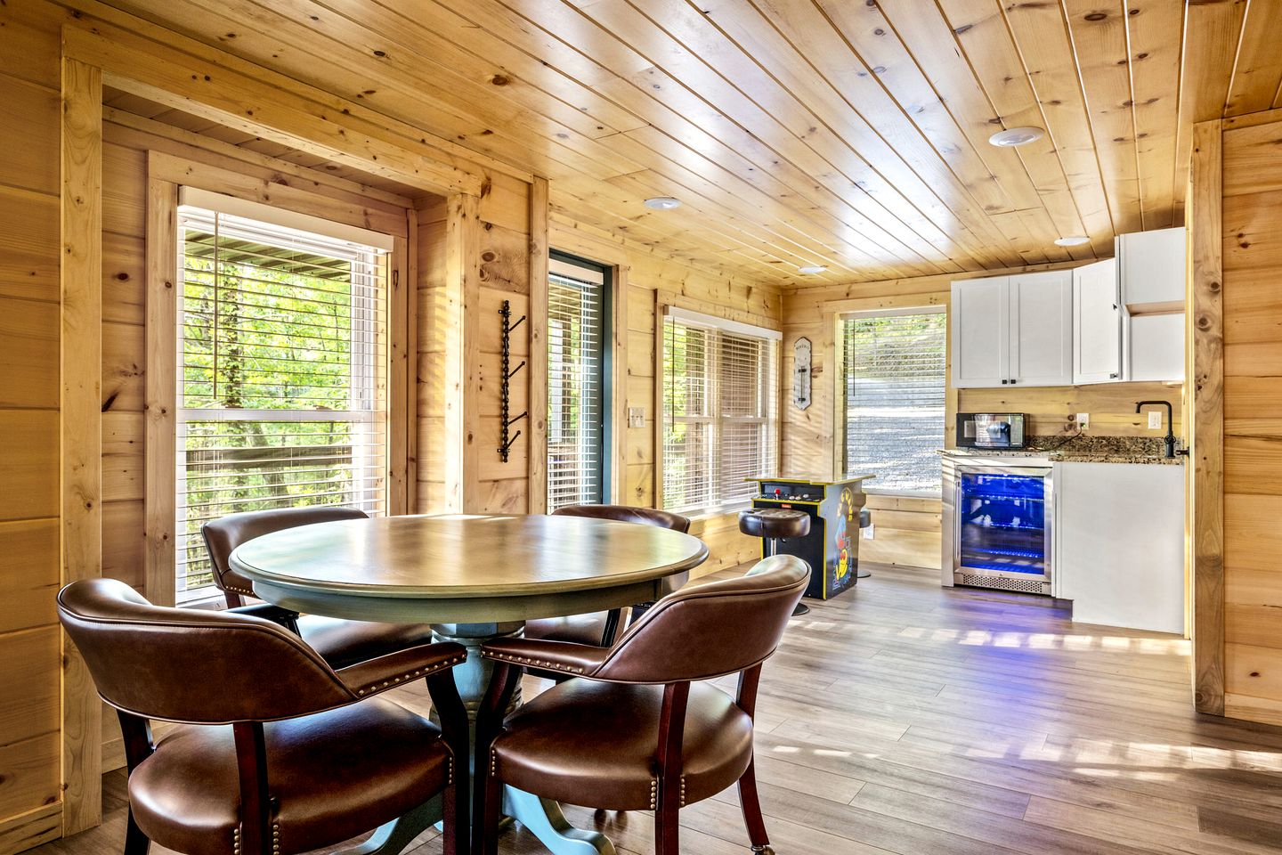 Incredible Cabin with Breathtaking Views Nestled in the Trees in Gatlinburg, Tennessee