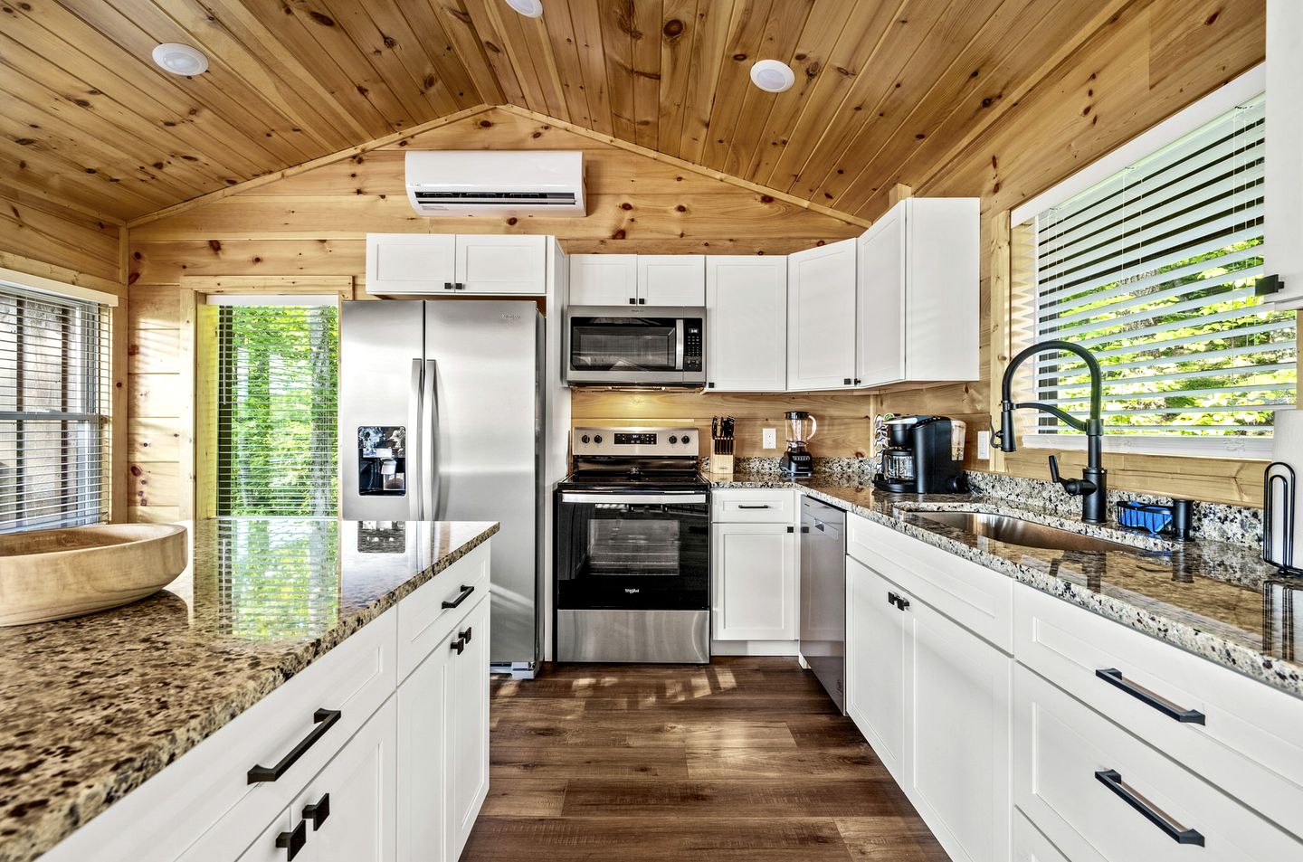 Incredible Cabin with Breathtaking Views Nestled in the Trees in Gatlinburg, Tennessee