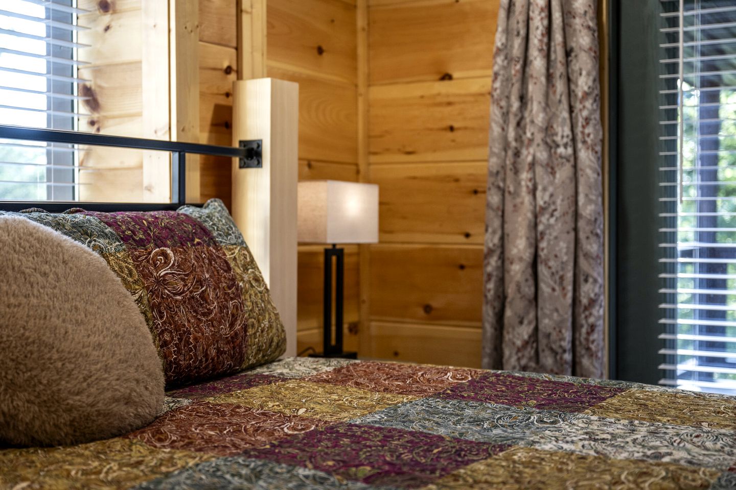 Incredible Cabin with Breathtaking Views Nestled in the Trees in Gatlinburg, Tennessee