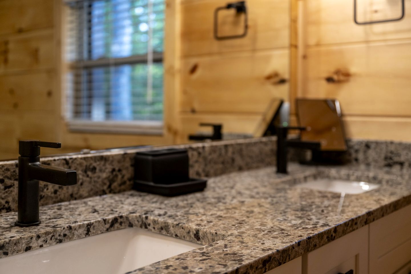 Incredible Cabin with Breathtaking Views Nestled in the Trees in Gatlinburg, Tennessee