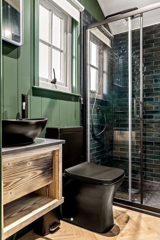 Luxury Countryside Lodge with Private Spa Retreat, Hot Tub & Outdoor Cinema Near Binsted, England