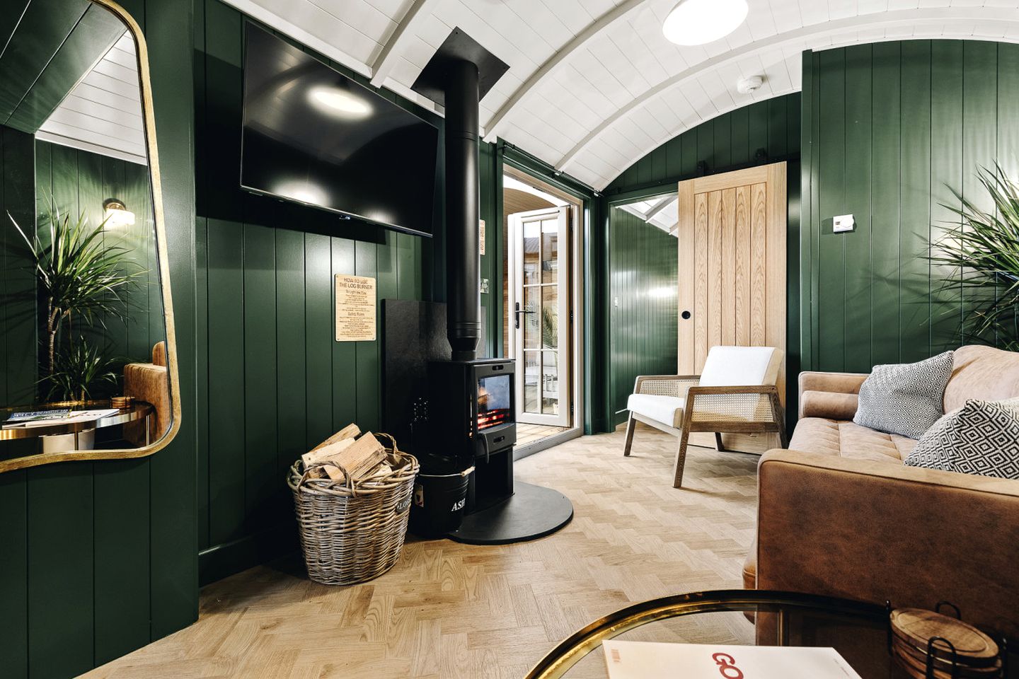 Luxury Countryside Lodge with Private Spa Retreat, Hot Tub & Outdoor Cinema Near Binsted, England