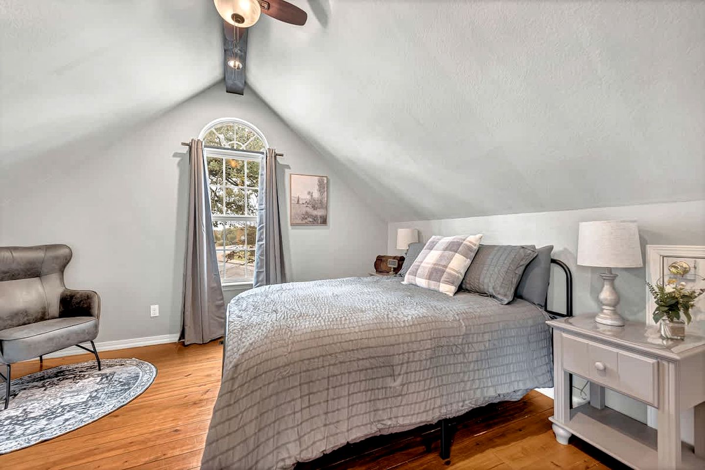Inviting Hideaway Perfect for a Relaxing Escape in Siloam Springs, Arkansas