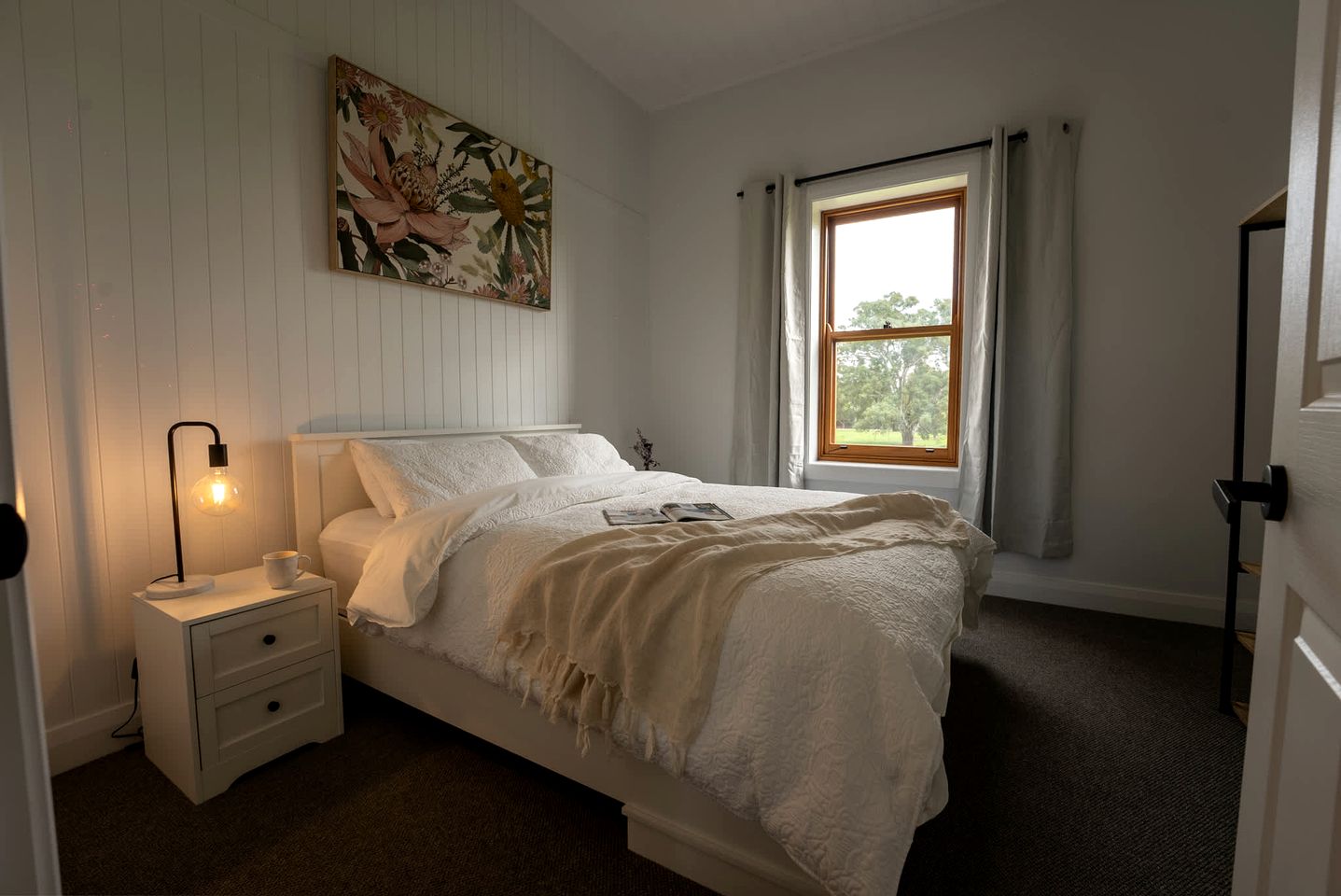 Charming Renovated Cottage with Fire Pit and Breathtaking Views in South Australia