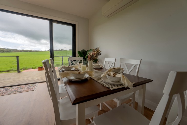 Vacation Rentals (Australia, --, South Australia)