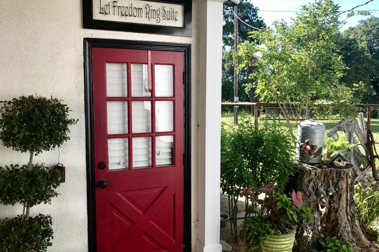 Nature Lodges (Azle, Texas, United States)