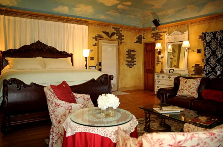 Nature Lodges (Azle, Texas, United States)