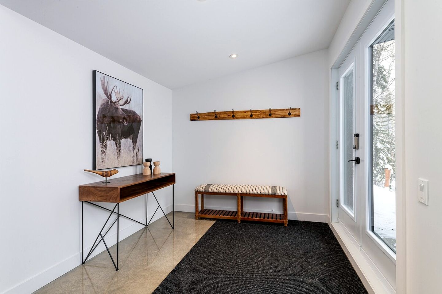 Luxurious Cottage with Hot-Tub and Pool Table in Quebec