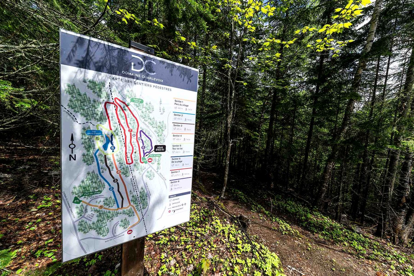 Luxurious Cottage with Hot-Tub and Pool Table in Quebec