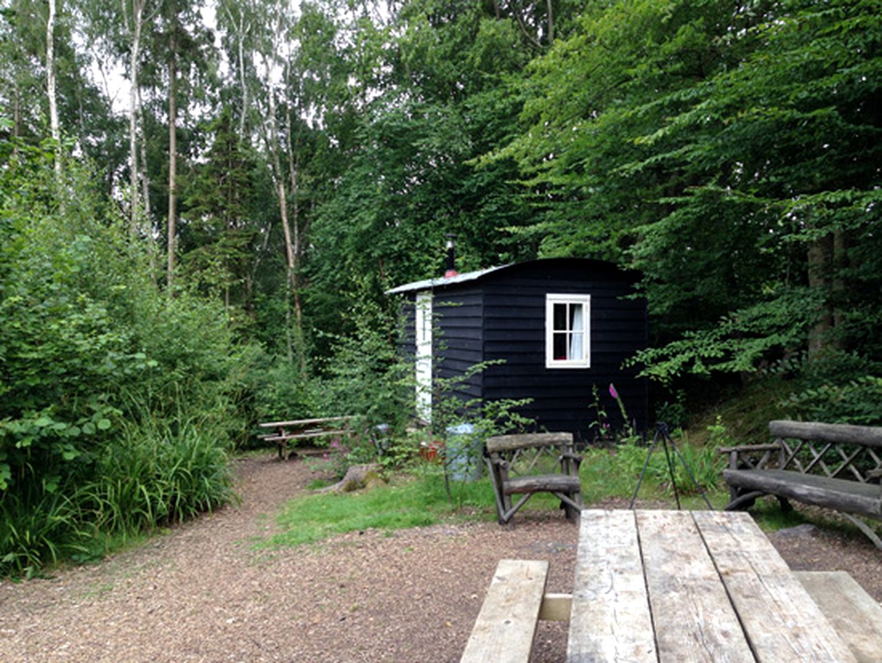 Charming Tiny House Surrounded by Wildflowers in Bodiam, East Sussex, England