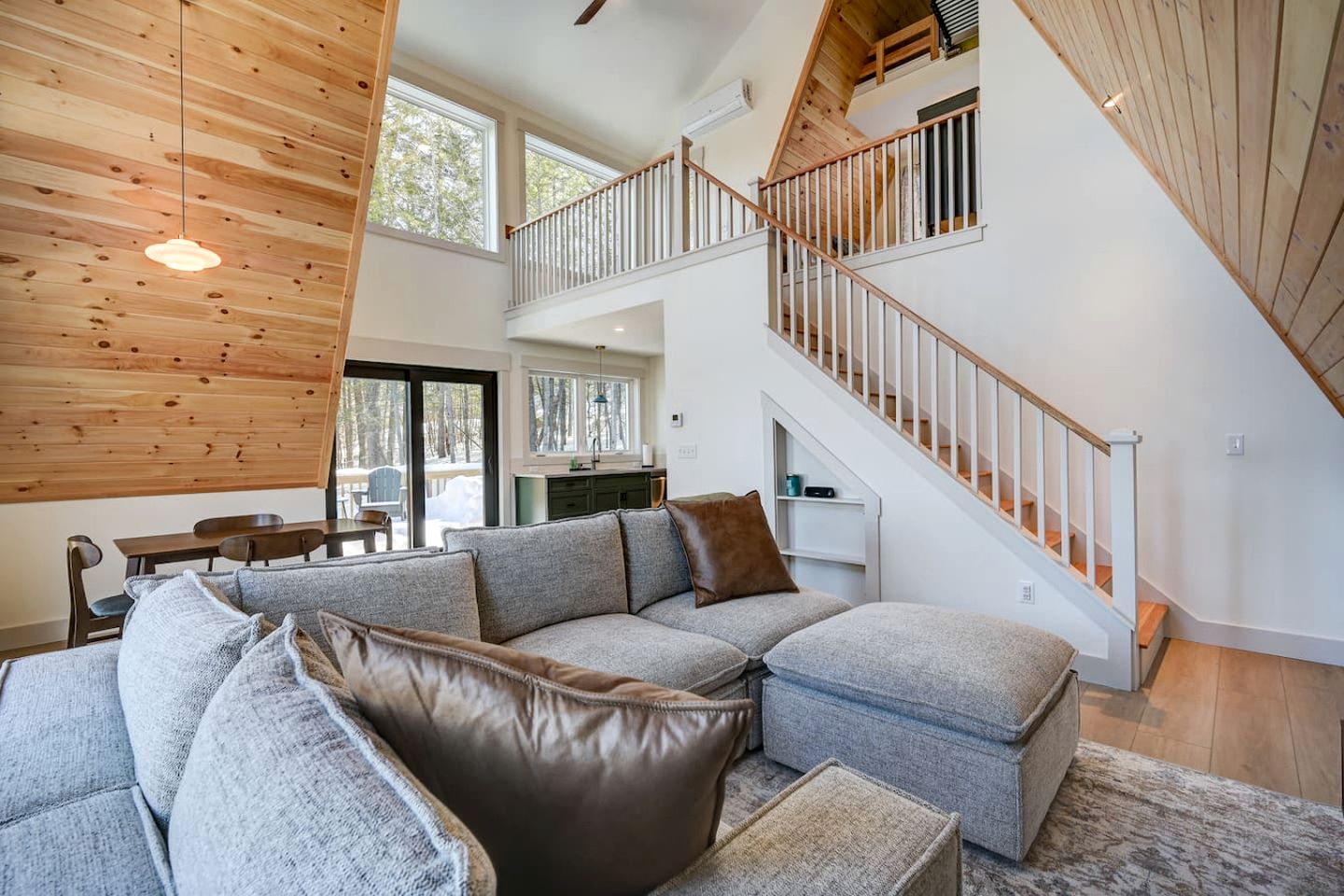 Bright and Airy A-Frame for a Relaxing Mountain Getaway in Conway, New Hampshire